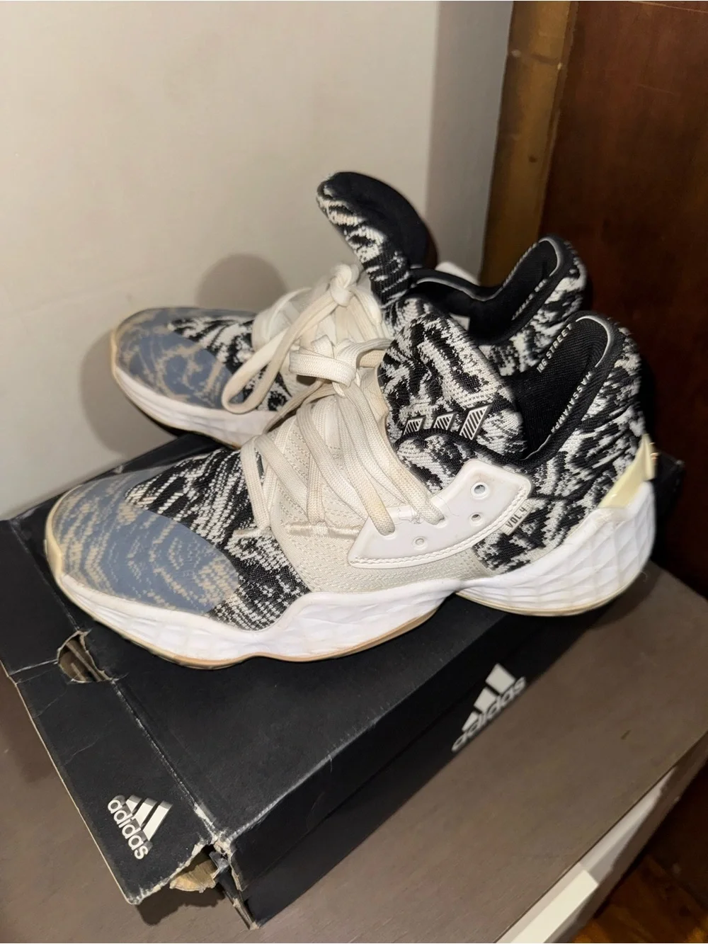 adidas excellent sneakers